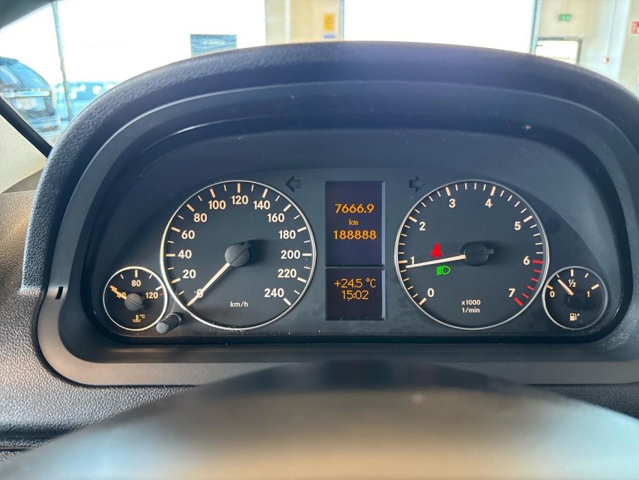 MERCEDES-BENZ A 2009