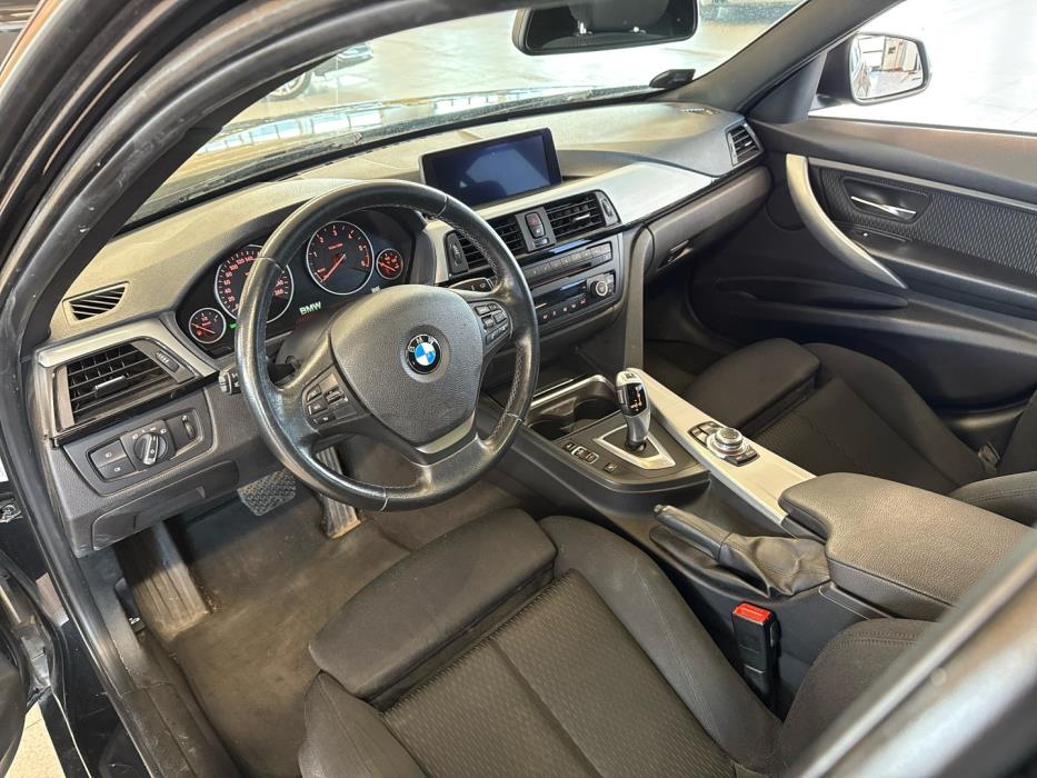 BMW 318 2013