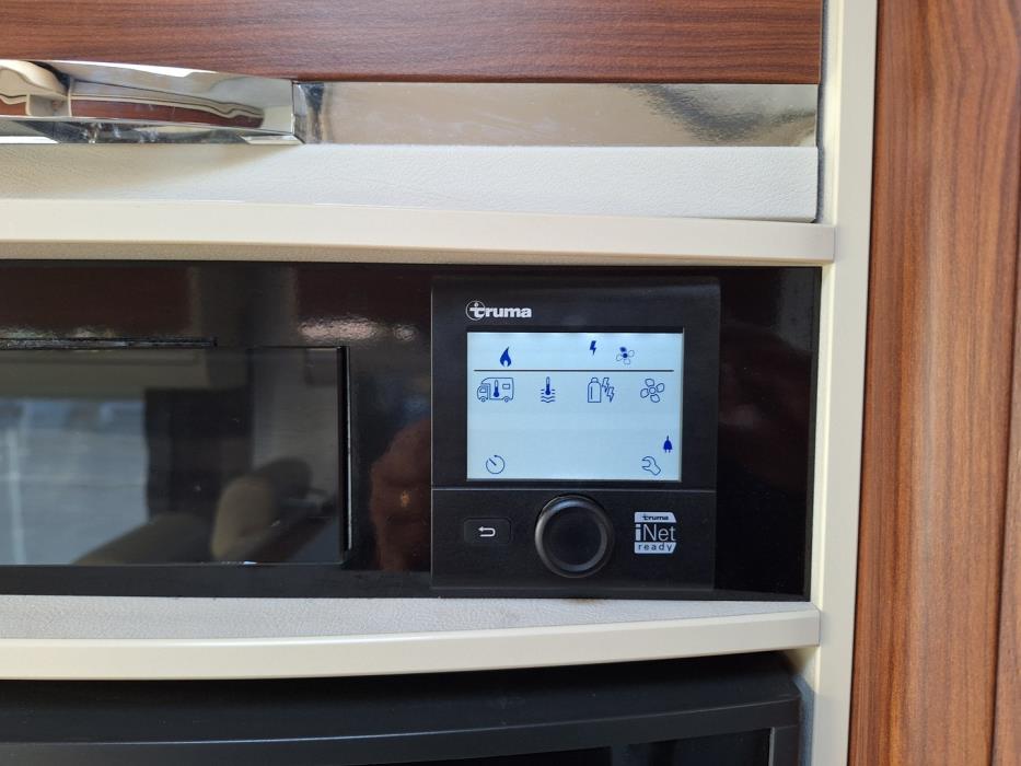 ADRIA Matrix 670 SL 2017