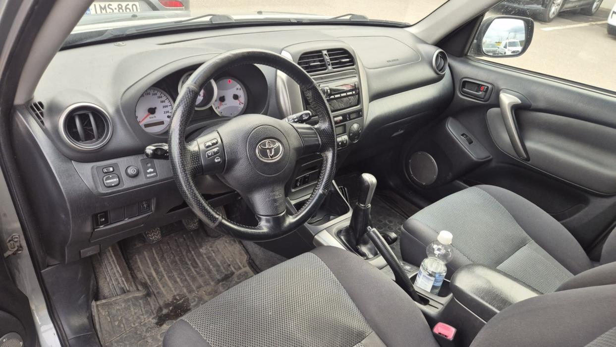 TOYOTA RAV4 2004