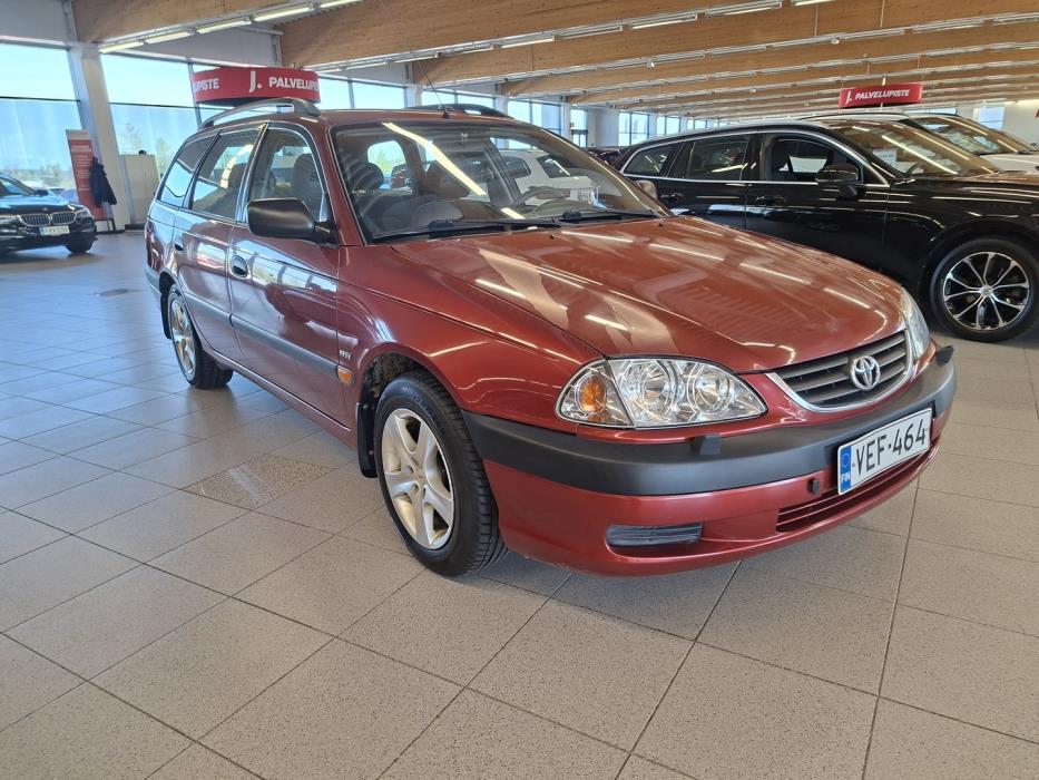 TOYOTA Avensis 2002