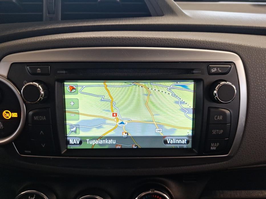 TOYOTA Yaris 2012