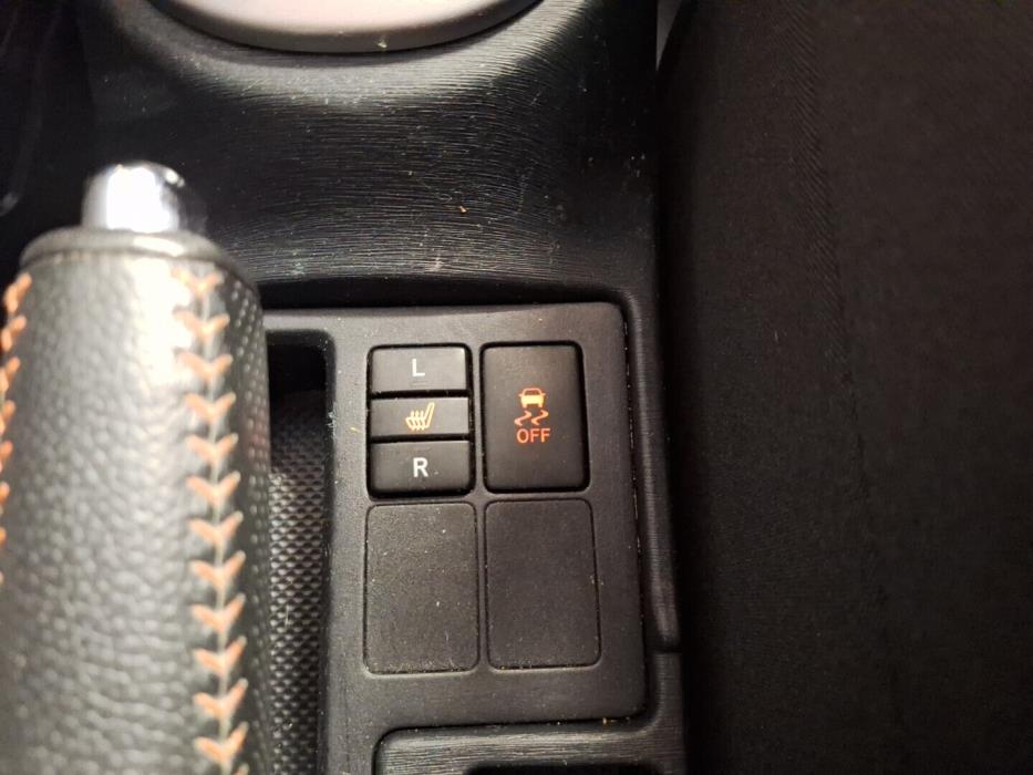 TOYOTA Yaris 2012
