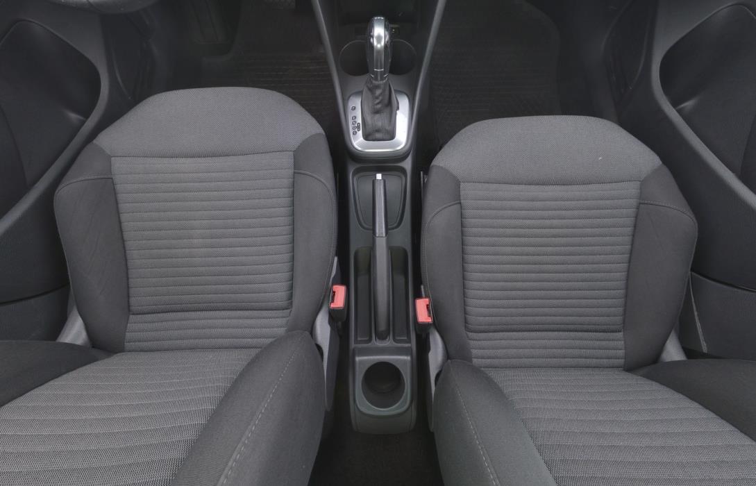 VOLKSWAGEN Polo 2013