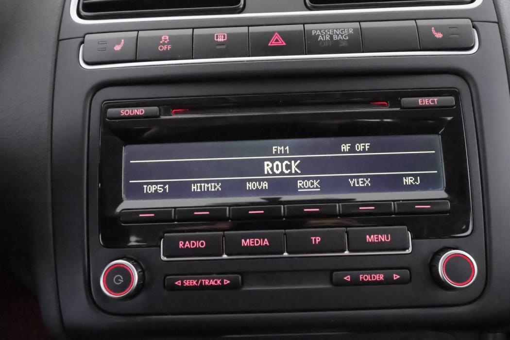 VOLKSWAGEN Polo 2013