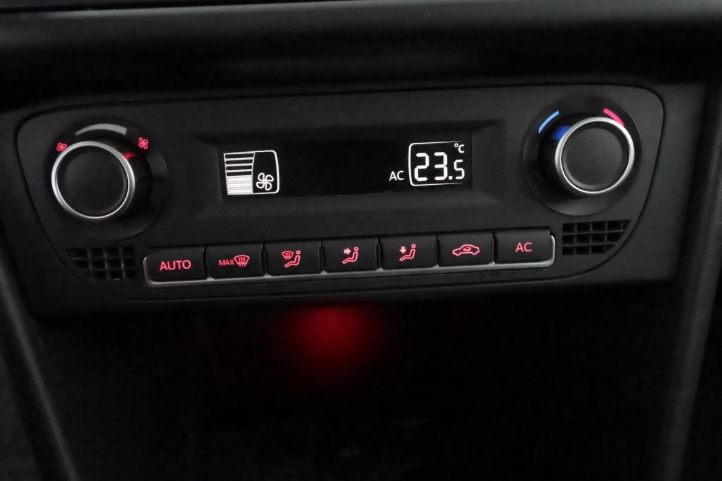 VOLKSWAGEN Polo 2013