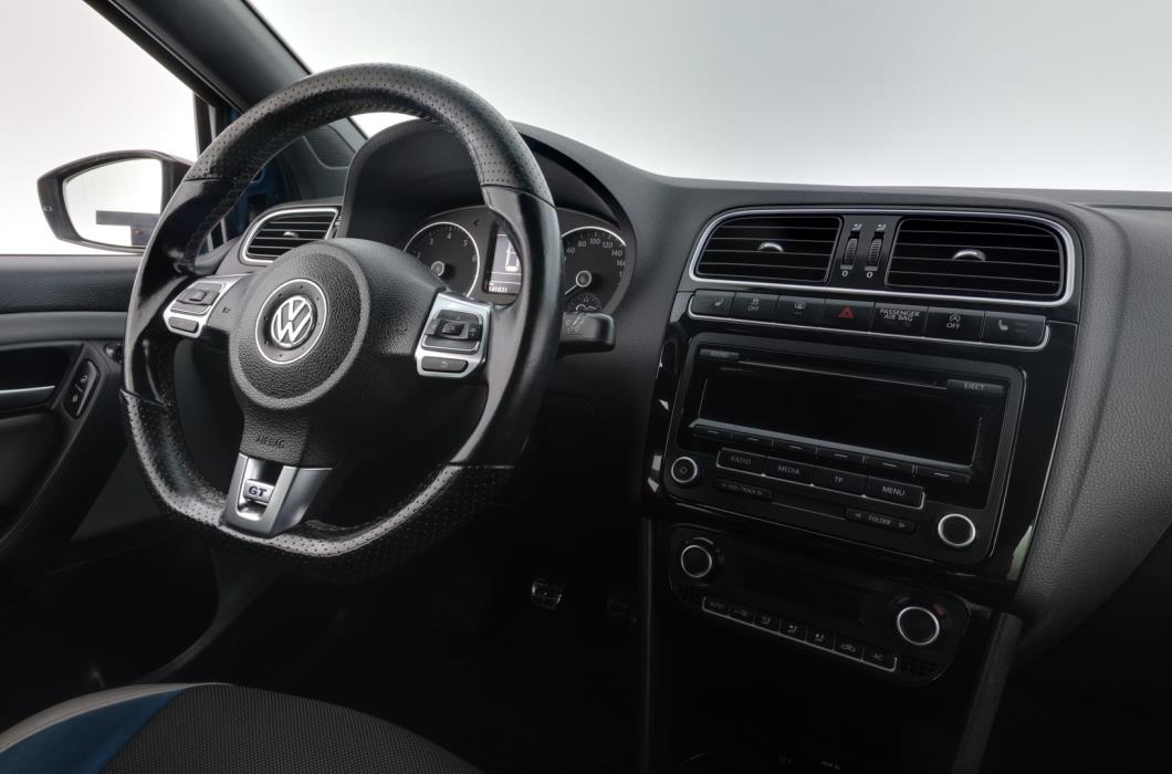 VOLKSWAGEN Polo 2014