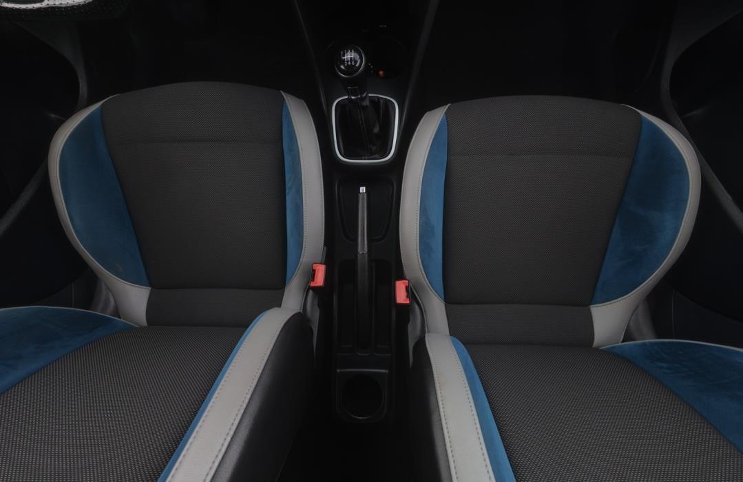 VOLKSWAGEN Polo 2014