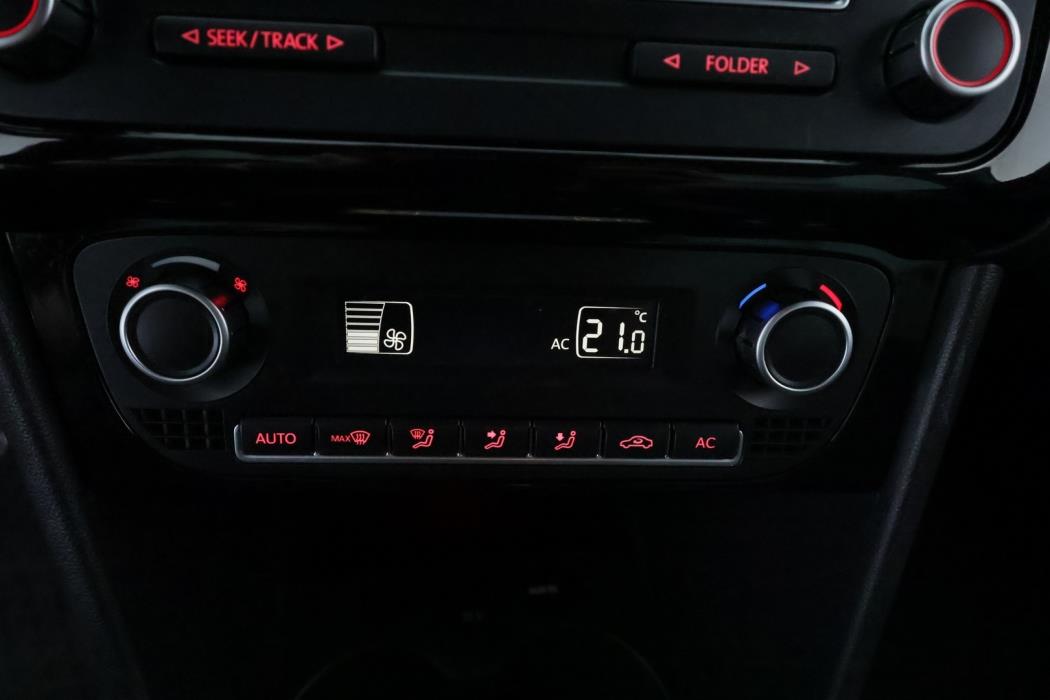 VOLKSWAGEN Polo 2014