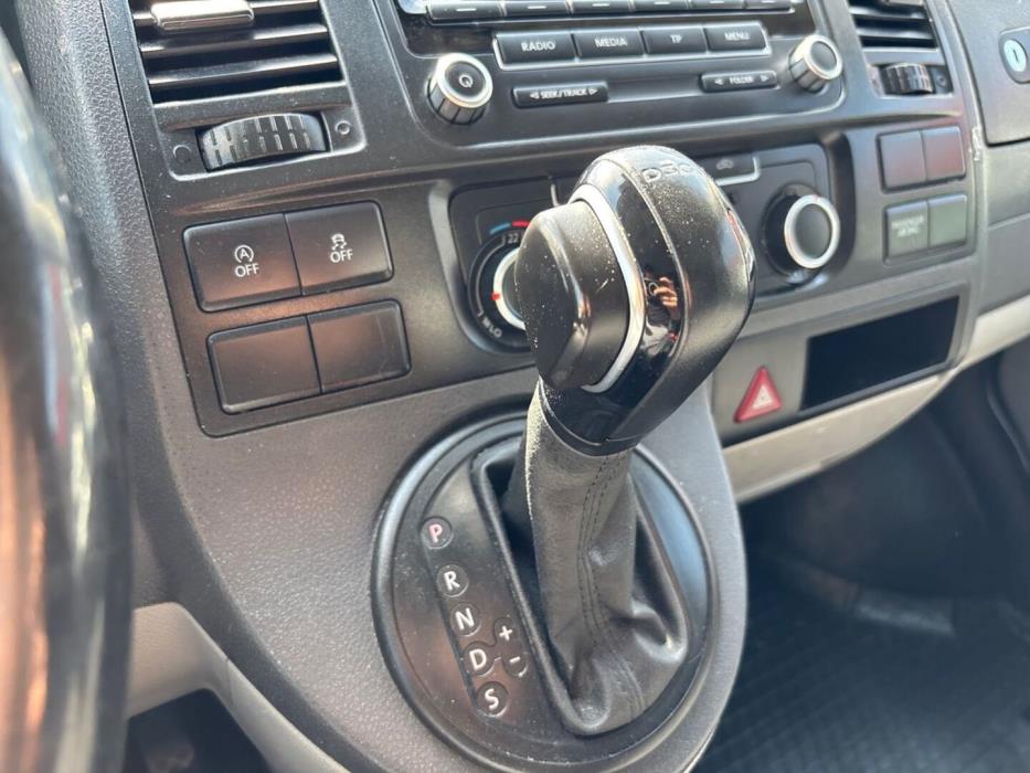 VOLKSWAGEN Transporter 2015