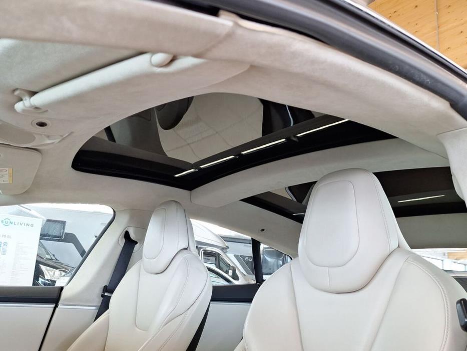 TESLA Model S 2017