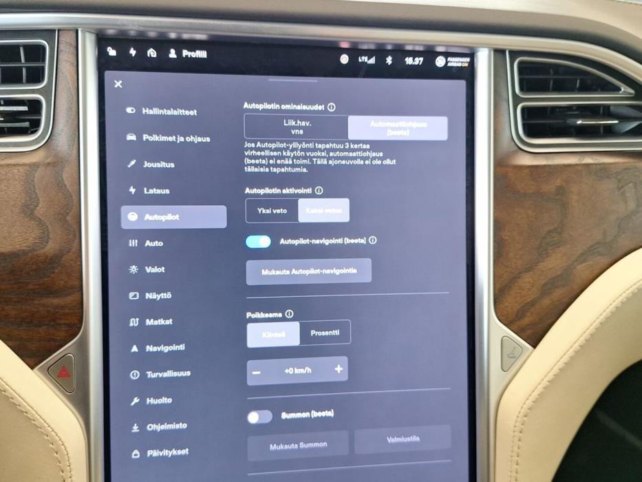 TESLA Model S 2017