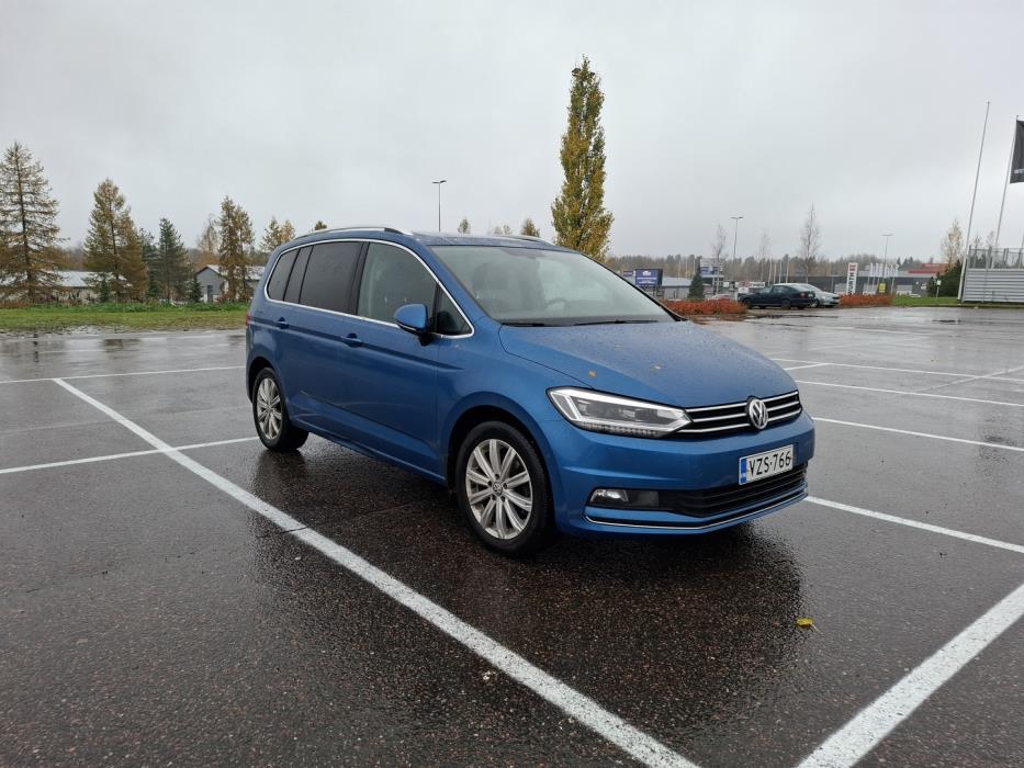 VOLKSWAGEN Touran 2018