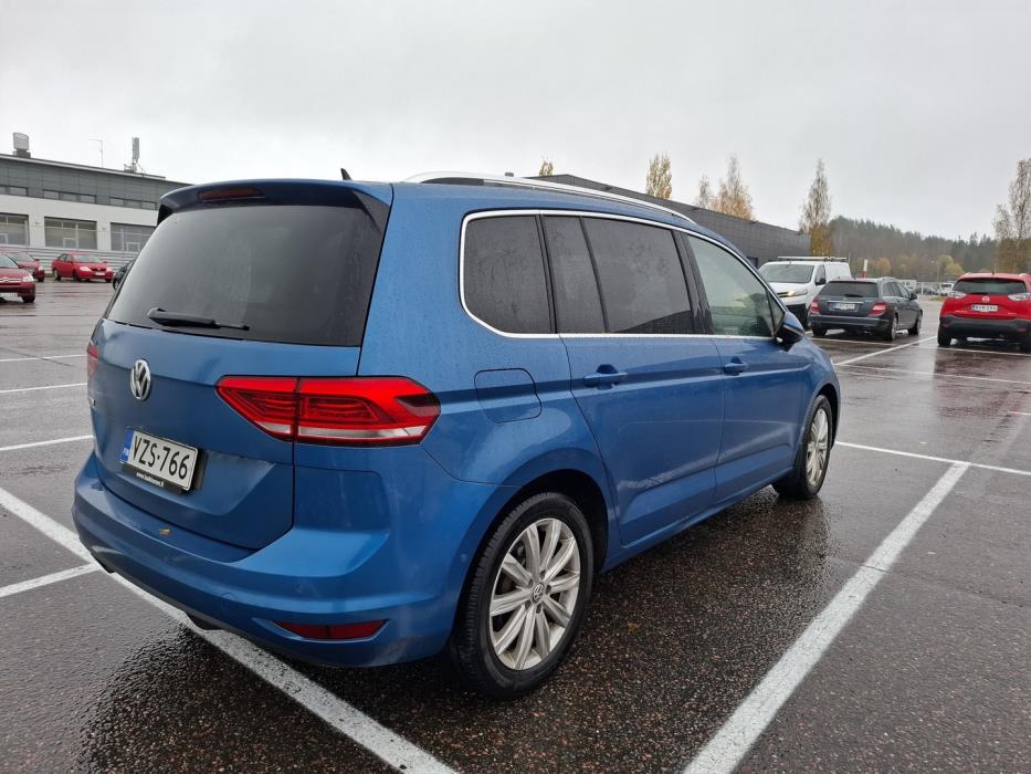 VOLKSWAGEN Touran 2018