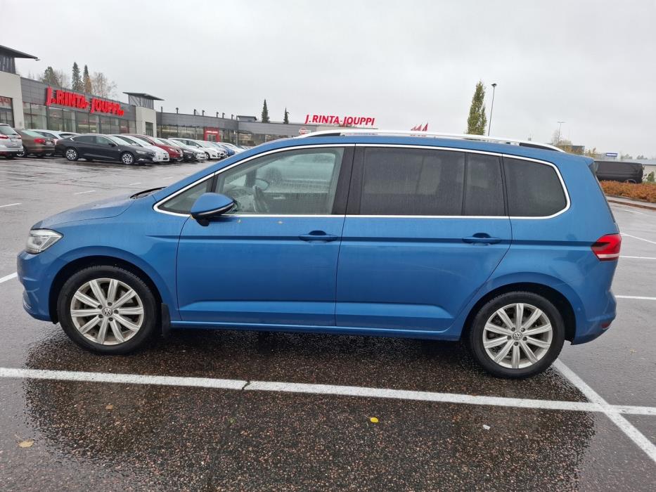 VOLKSWAGEN Touran 2018