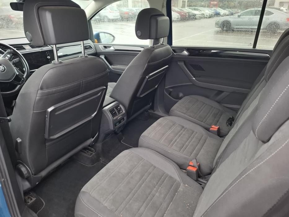 VOLKSWAGEN Touran 2018
