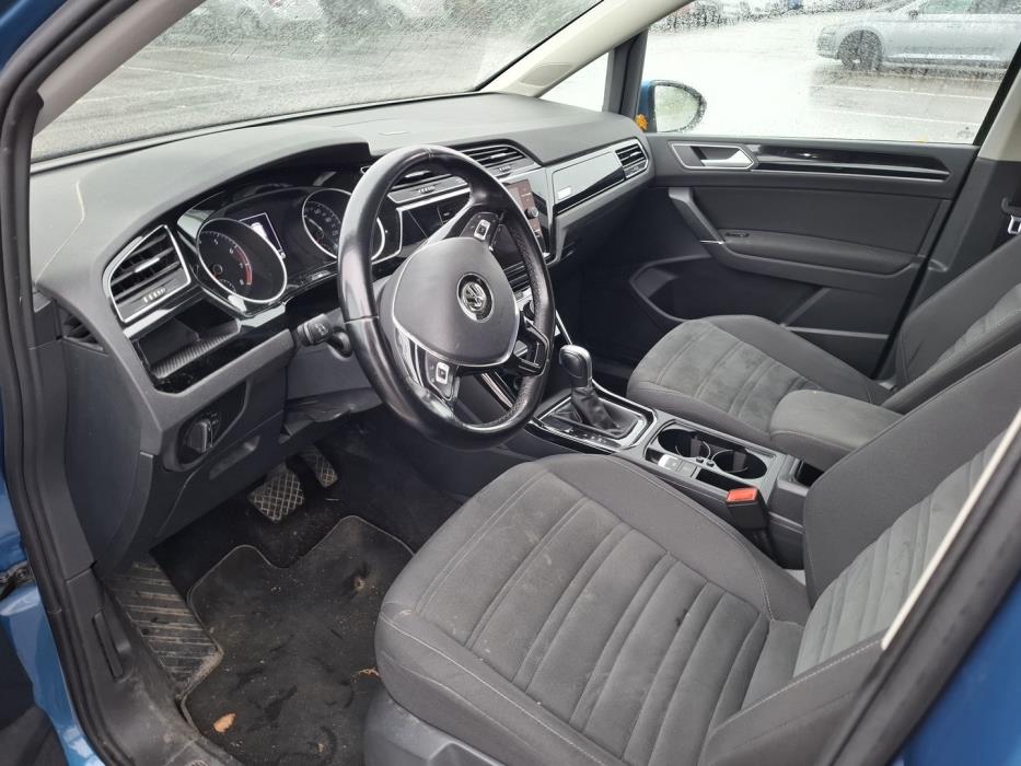 VOLKSWAGEN Touran 2018