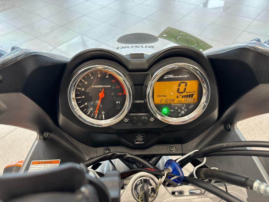 SUZUKI GSF 2008
