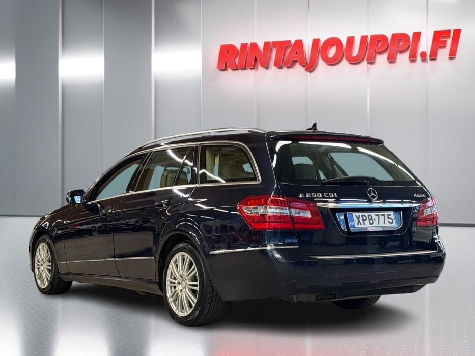 MERCEDES-BENZ E 2012