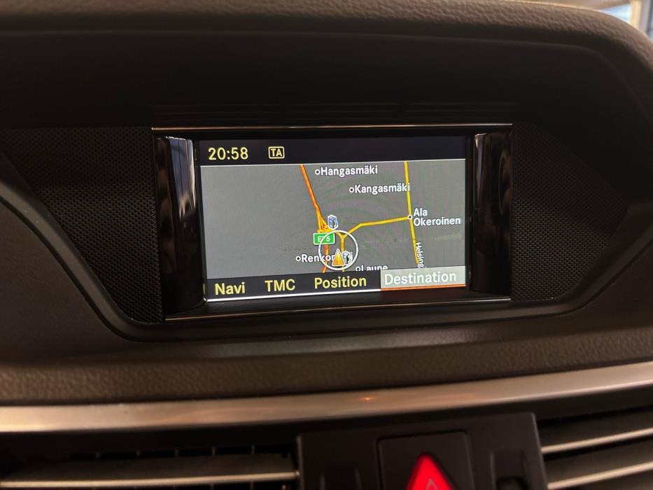 MERCEDES-BENZ E 2012