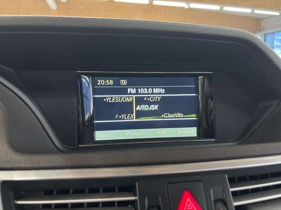 MERCEDES-BENZ E 2012