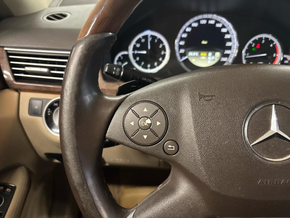 MERCEDES-BENZ E 2012
