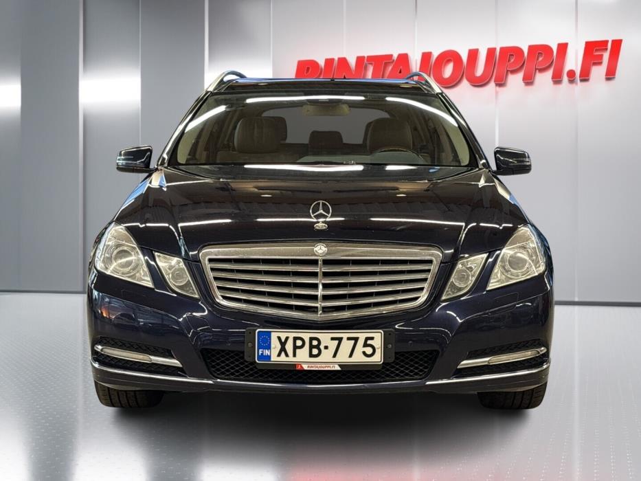 MERCEDES-BENZ E 2012
