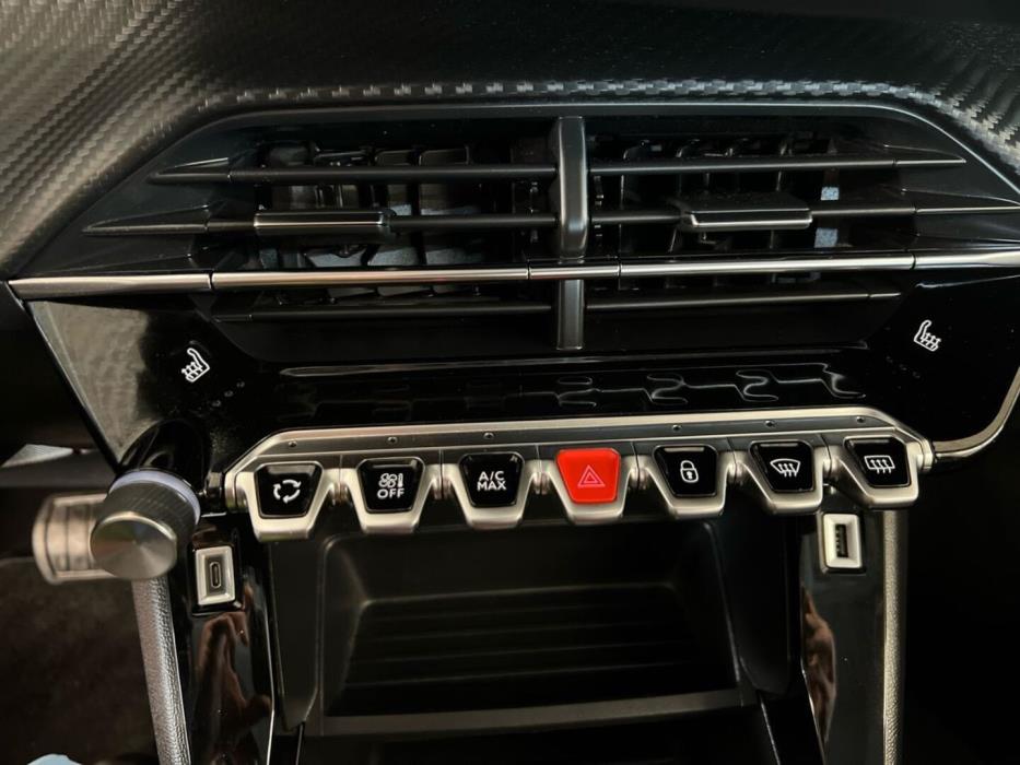 PEUGEOT 2008 2022