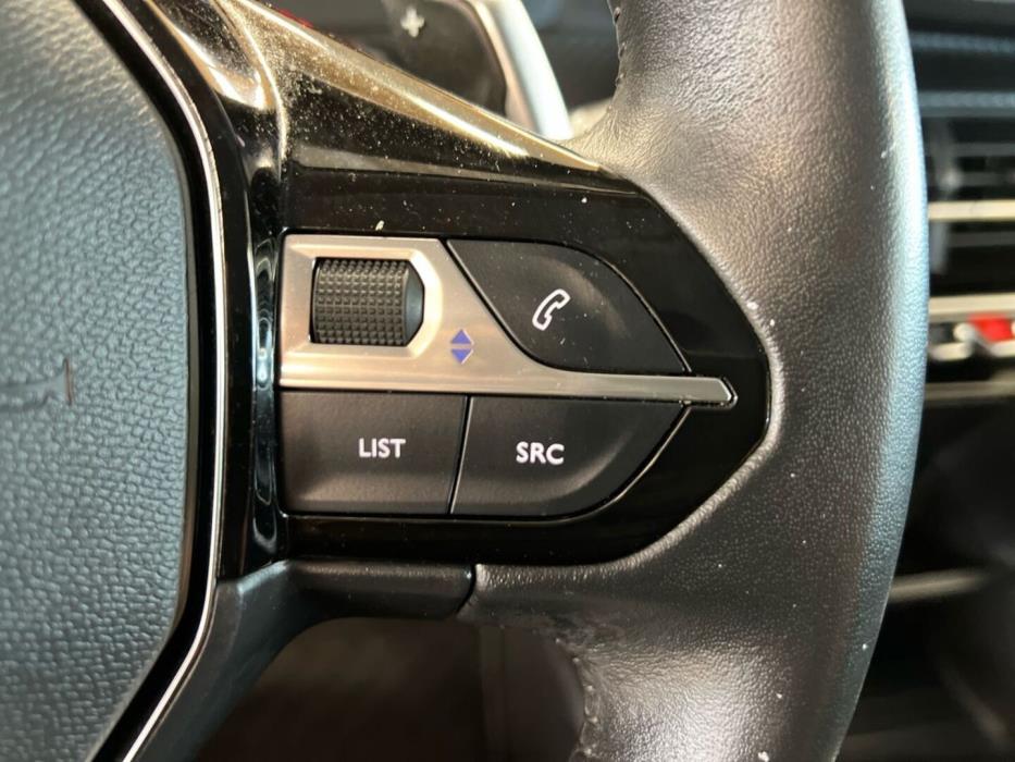 PEUGEOT 2008 2022