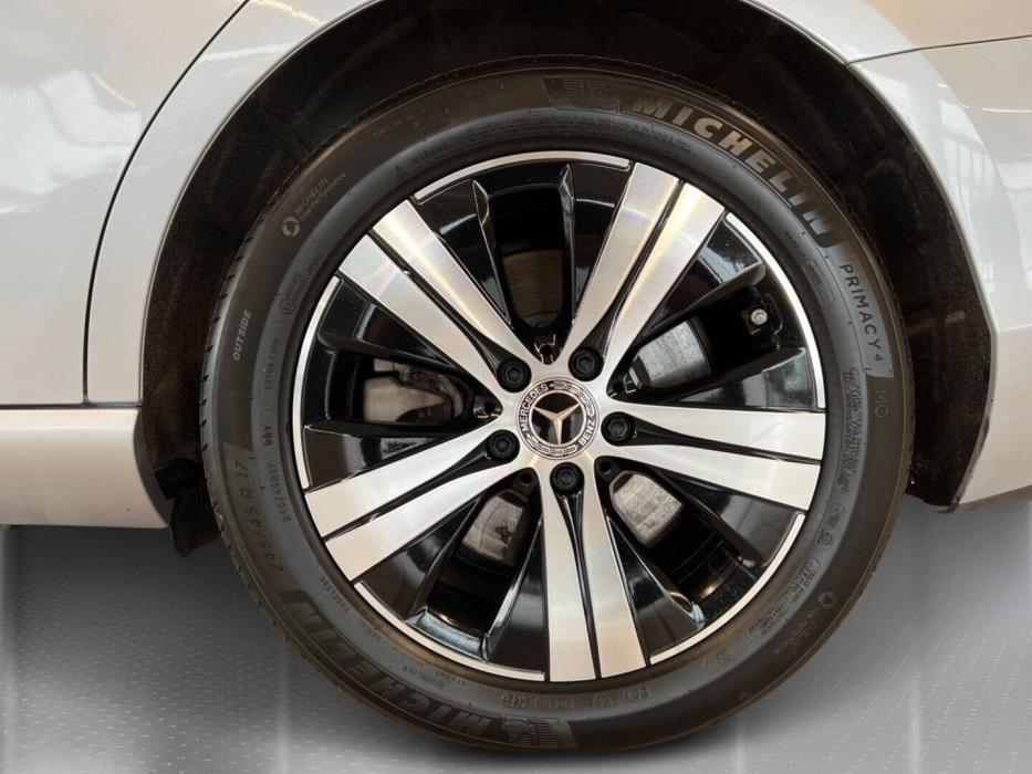 MERCEDES-BENZ C 2023