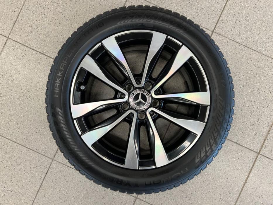MERCEDES-BENZ C 2023