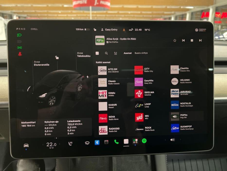 TESLA Model Y 2023