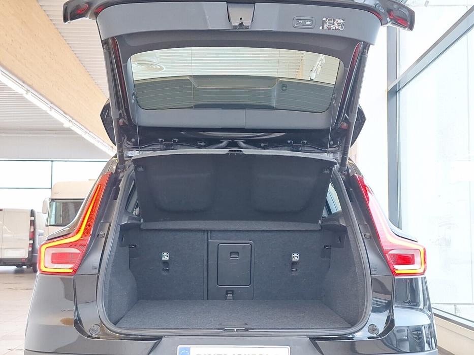 VOLVO XC40 2021