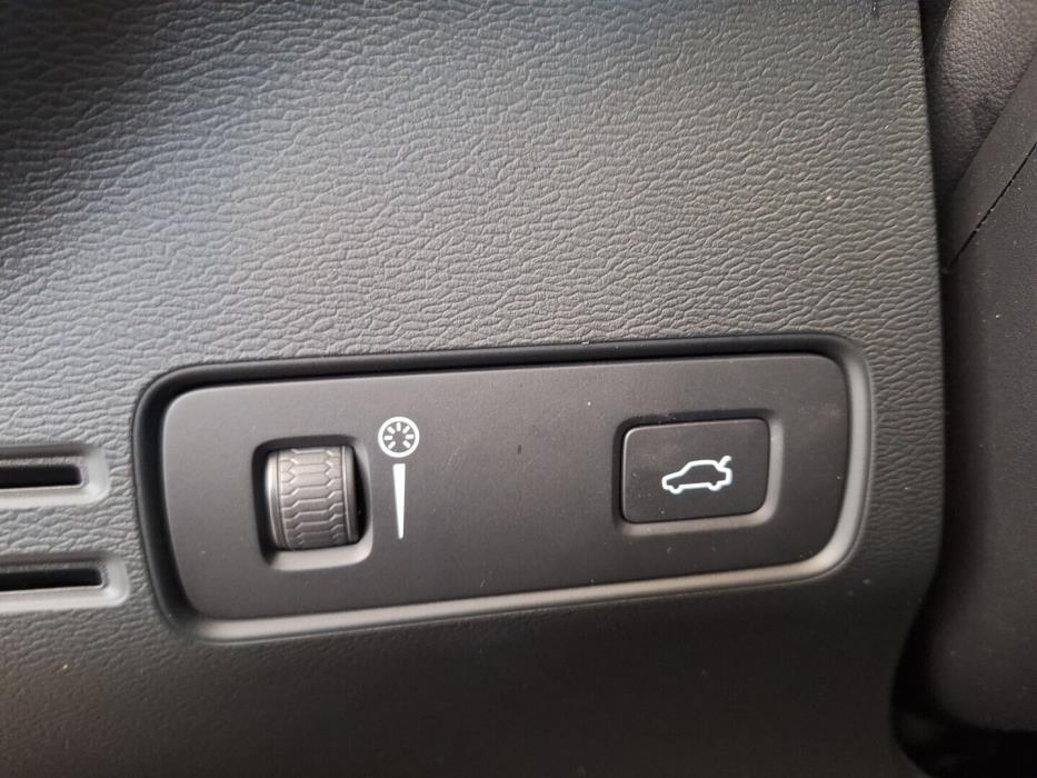 VOLVO XC40 2021