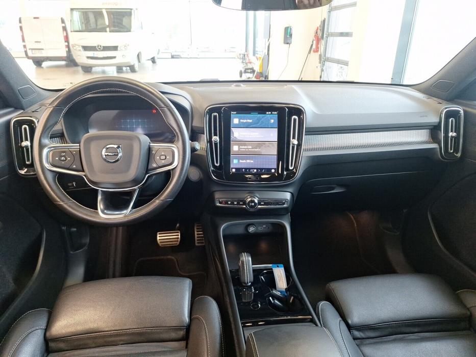VOLVO XC40 2021