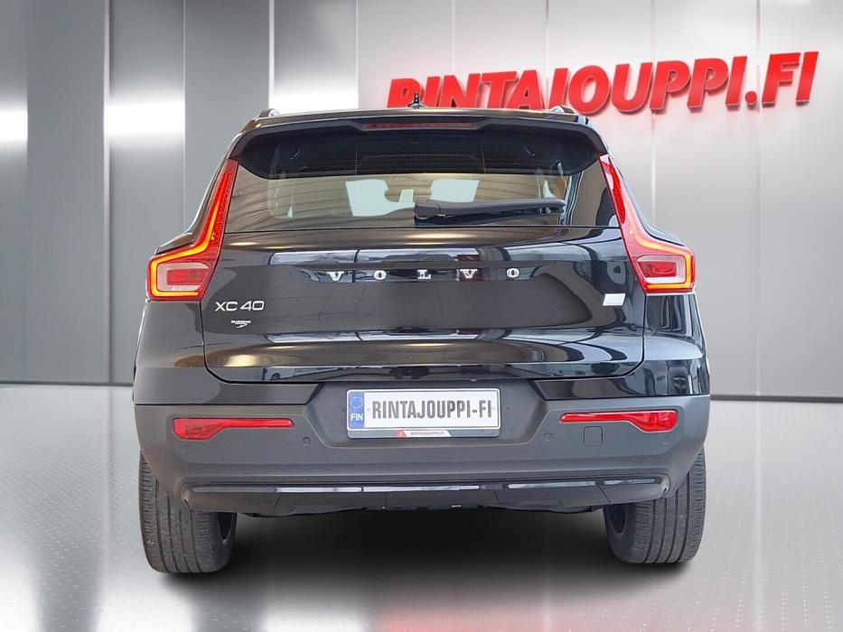 VOLVO XC40 2021