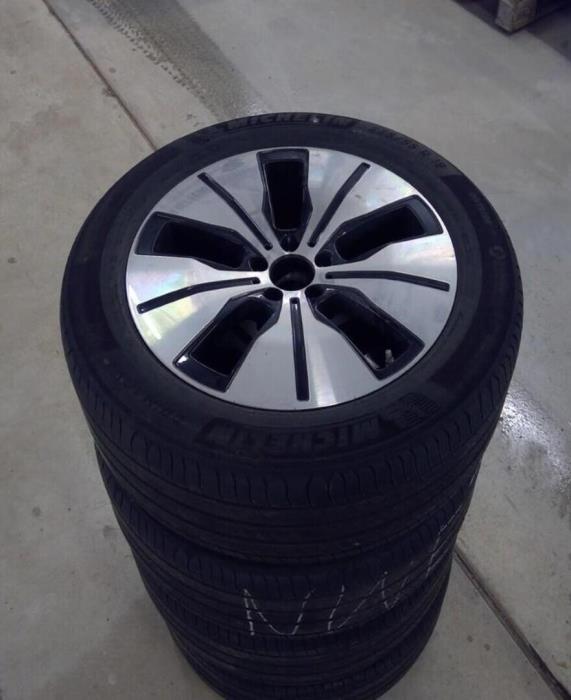 MERCEDES-BENZ EQC 2021