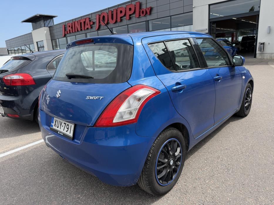 SUZUKI Swift 2011