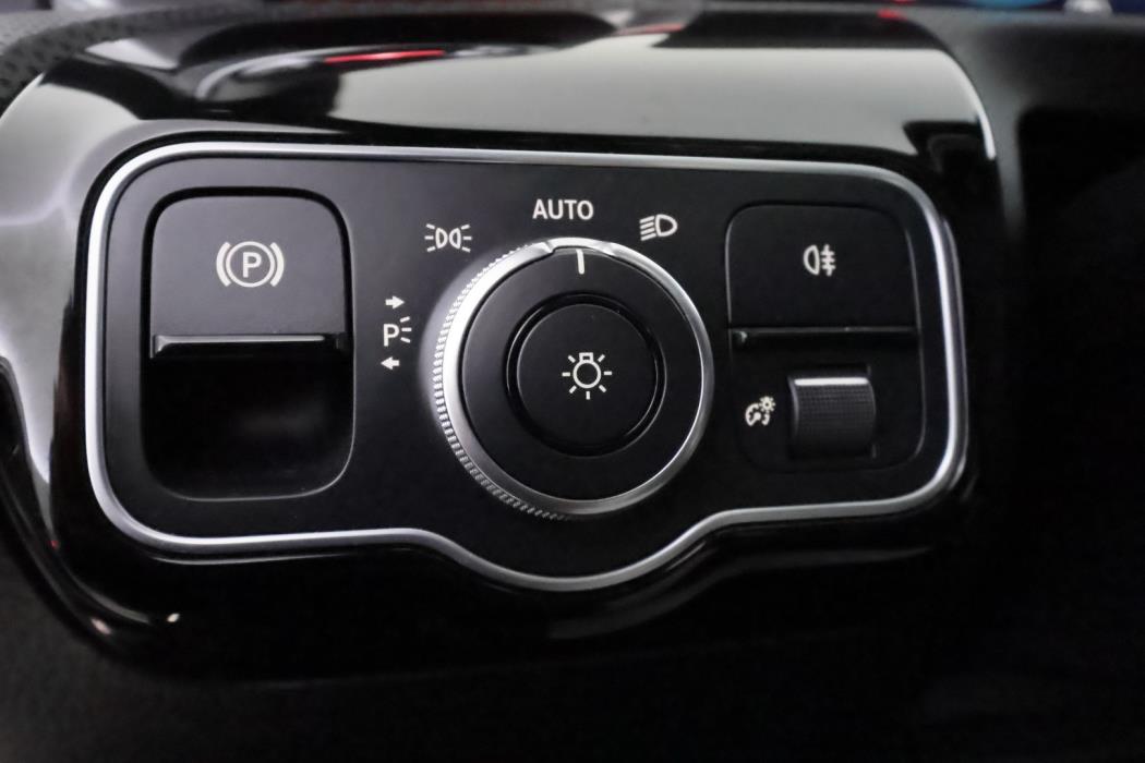 MERCEDES-BENZ CLA 2021