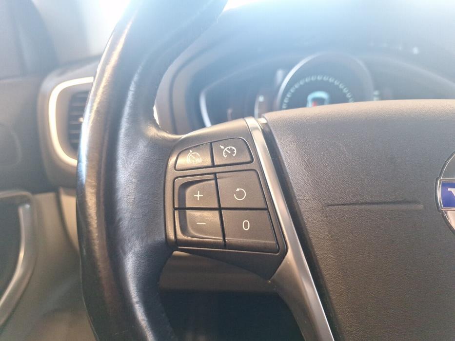 VOLVO V40 Cross Country 2014
