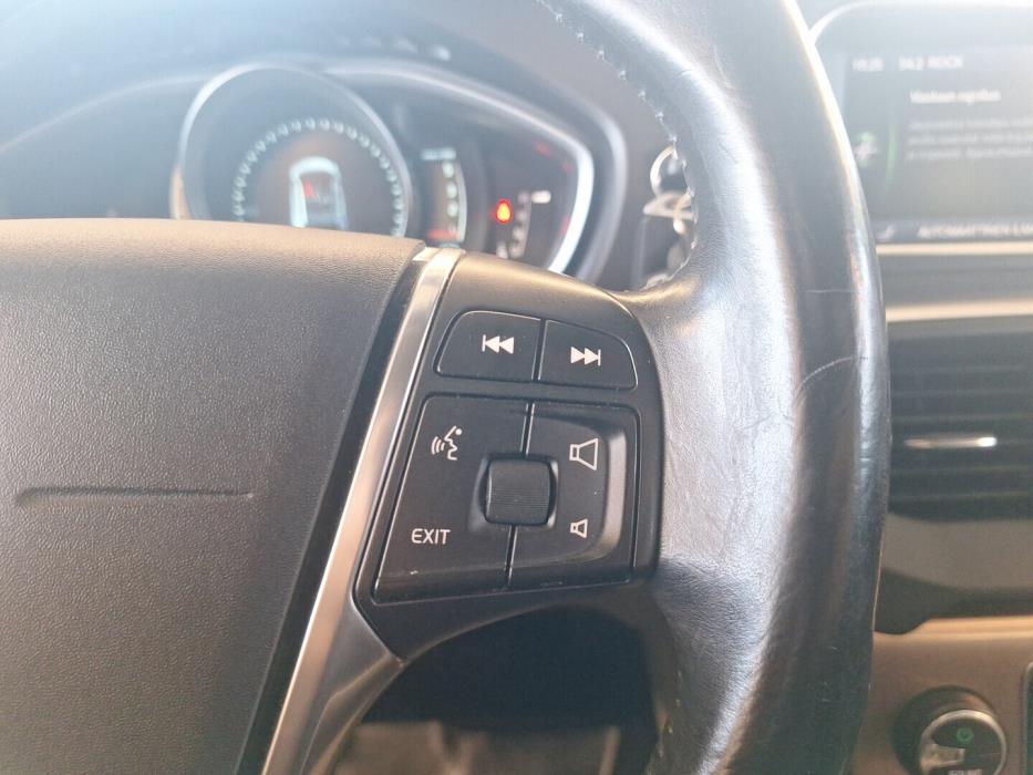 VOLVO V40 Cross Country 2014