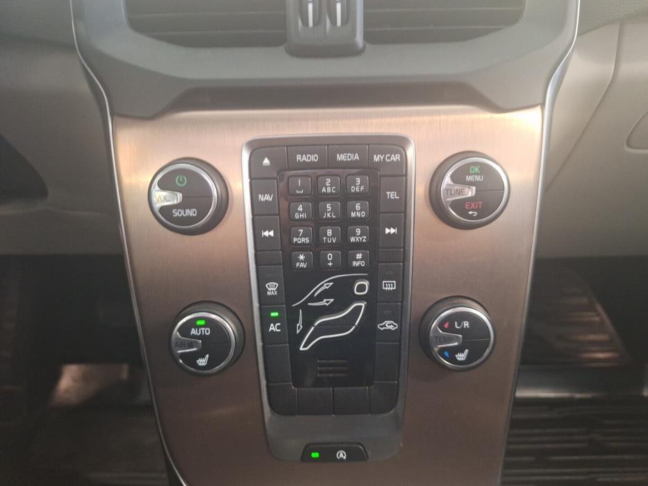 VOLVO V40 Cross Country 2014