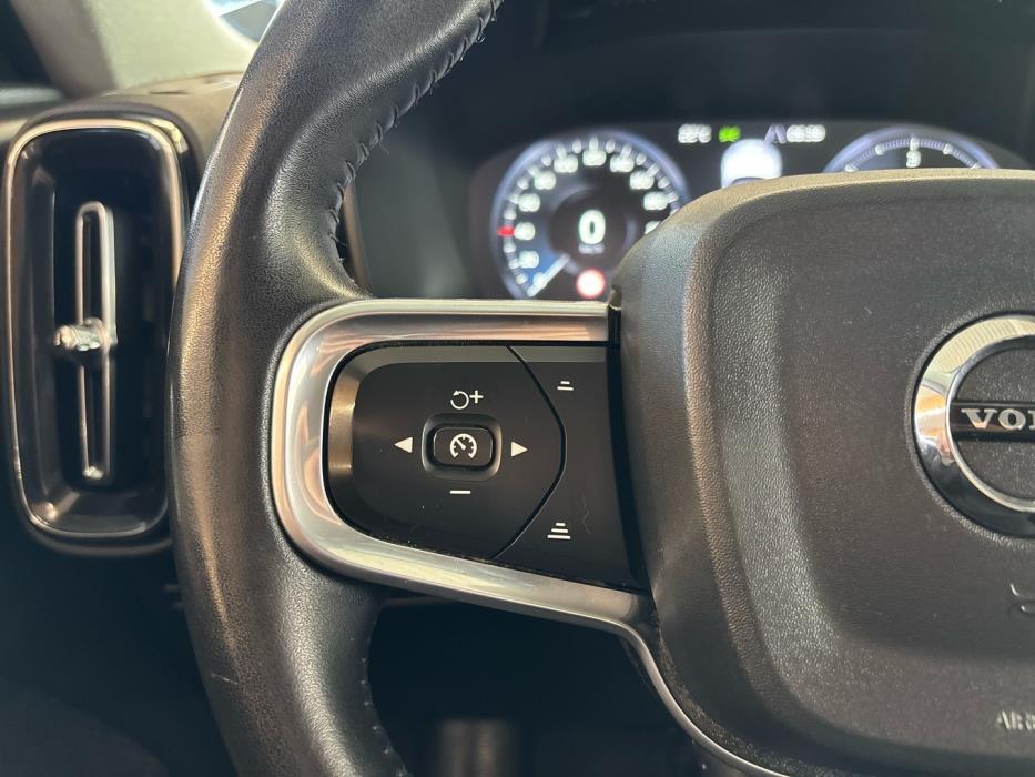 VOLVO XC40 2019