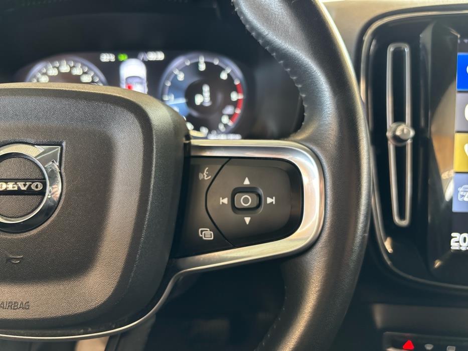 VOLVO XC40 2019