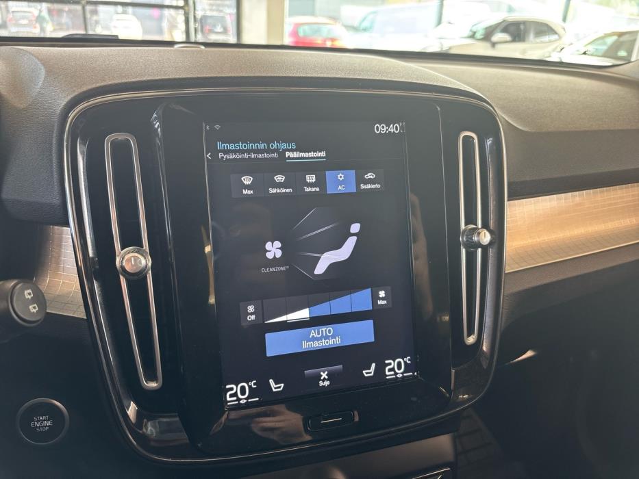 VOLVO XC40 2019