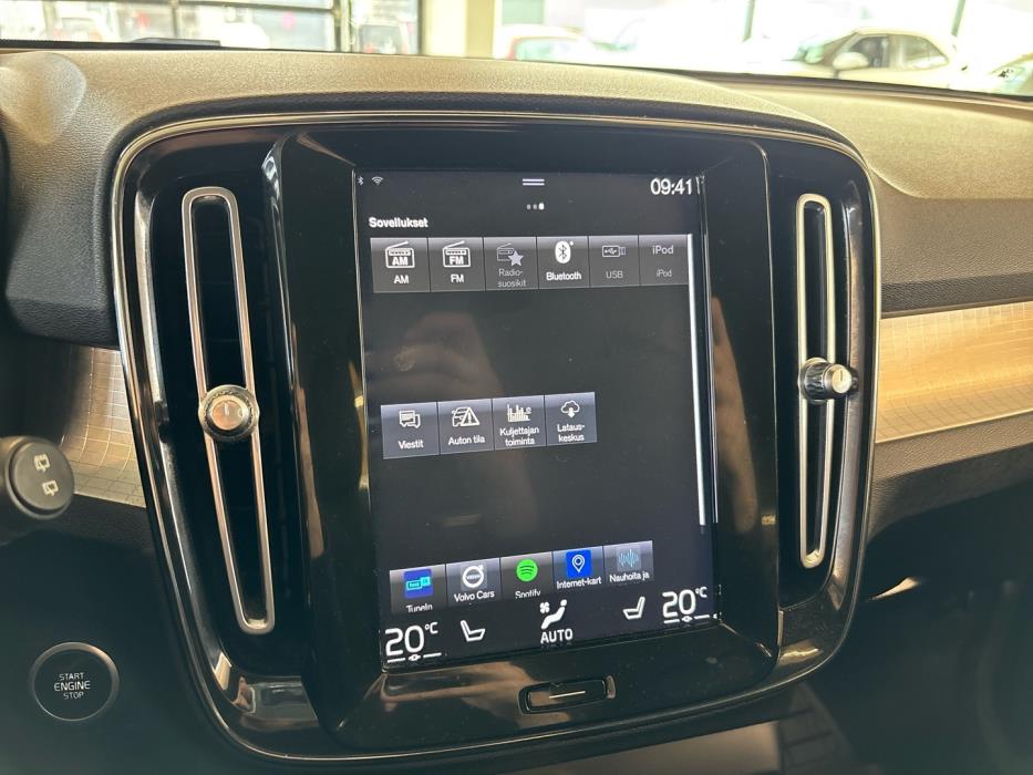 VOLVO XC40 2019