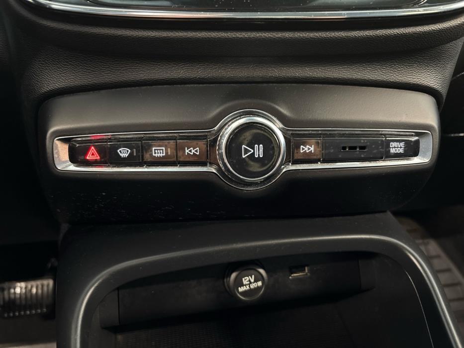 VOLVO XC40 2019