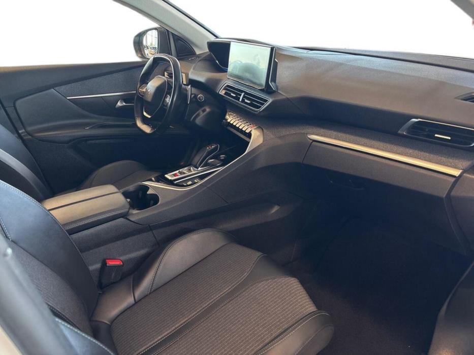 PEUGEOT 3008 2022