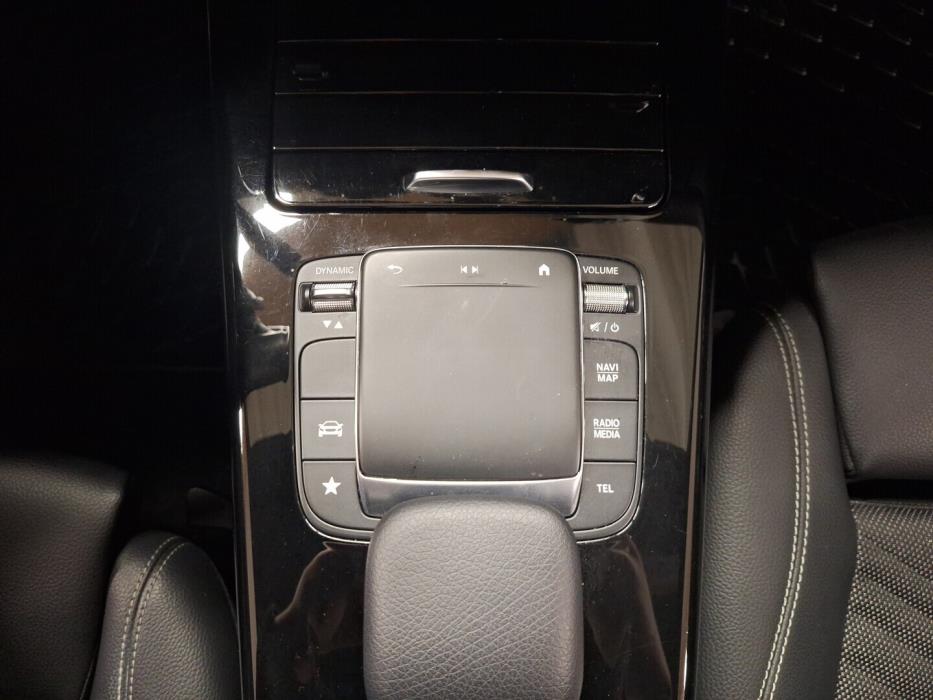 MERCEDES-BENZ A 2020