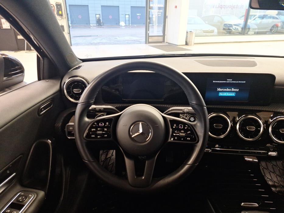 MERCEDES-BENZ A 2020